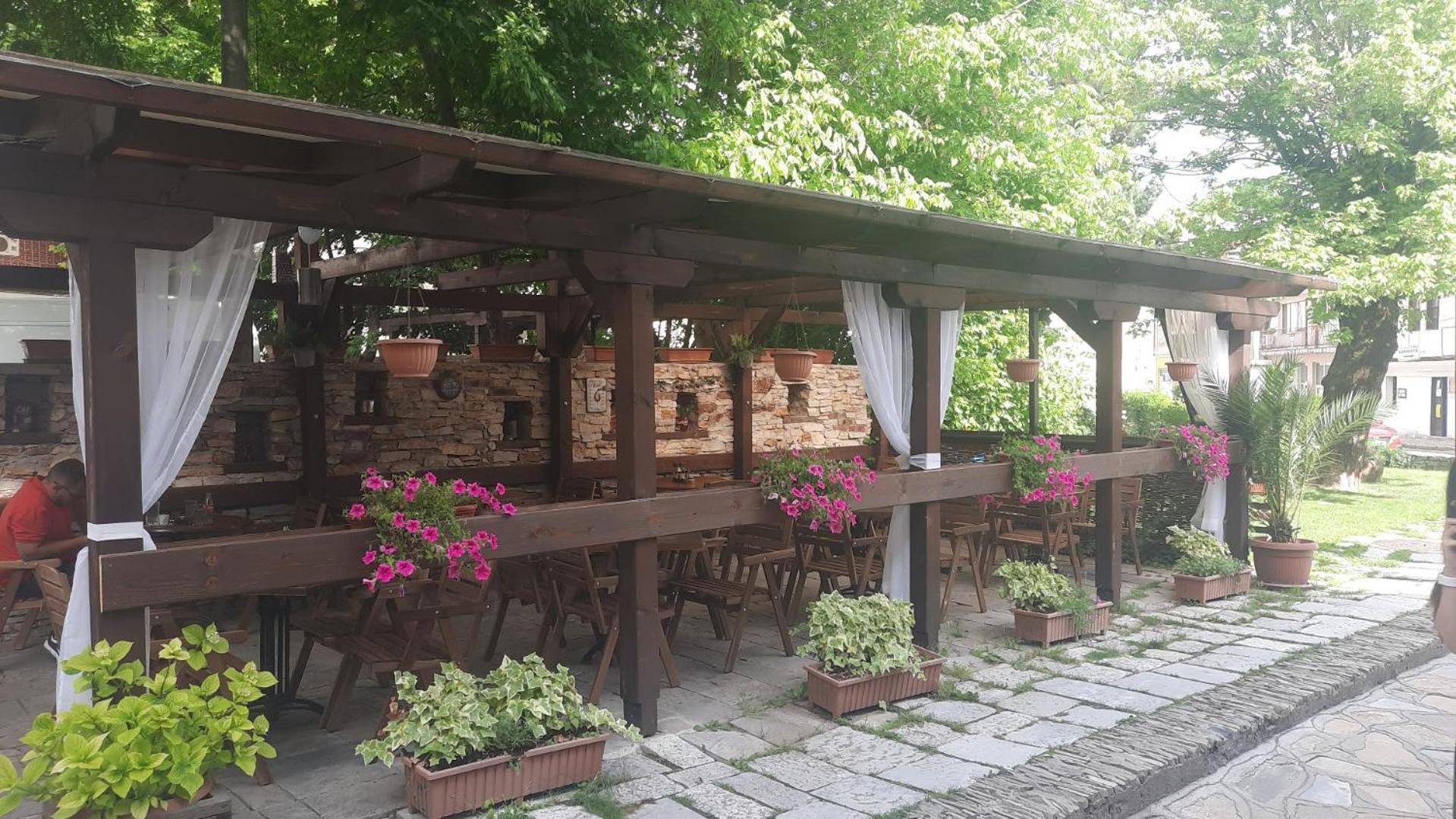 Семеен Хотел-Ресторант Маламовата Къща 고체 델체프 외부 사진
